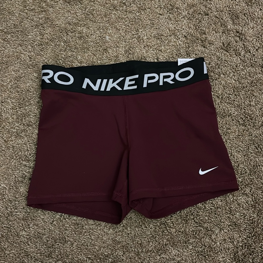 Burgundy Nike Pros 3” Womens M